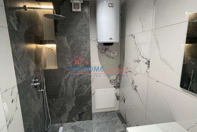 Shtepi ne shitje Apartament ne Tirane, 1+1, Mobilimi Bosh, pa mobiluar, Pagesa 98,000  Euro.