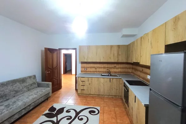 Shtepi me qera 2+1 ne Tirane - 50,000 Leke