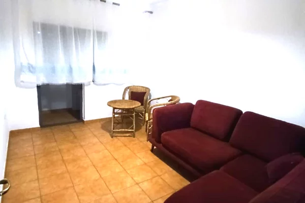 Shtepi me qera 2+1 ne Tirane - 50,000 Leke