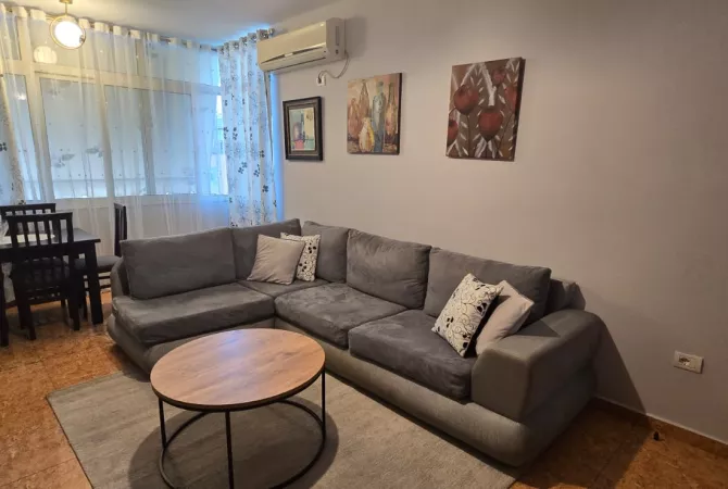 Shtepi me qera 1+1 ne Tirane - 50,000 Leke