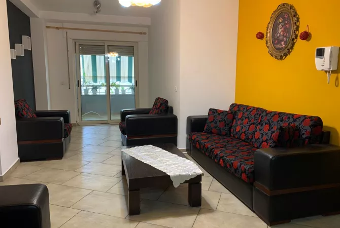 Shtepi me qera 2+1 ne Tirane - 60,000 Leke