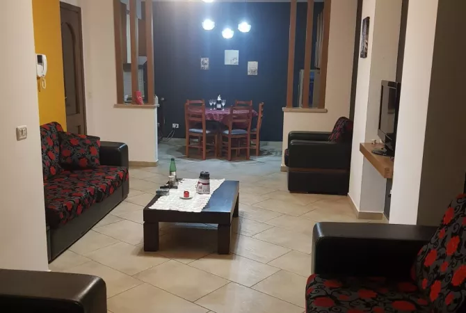 Shtepi me qera 2+1 ne Tirane - 60,000 Leke
