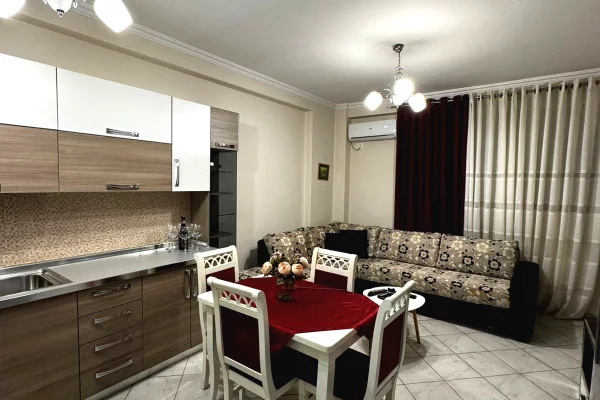 Shtepi me qera 1+1 ne Tirane - 45,000 Leke