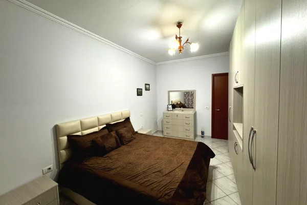 Shtepi me qera Apartament ne Tirane, 1+1, Mobilimi E mobiluar, Pagesa 45,000  Leke.