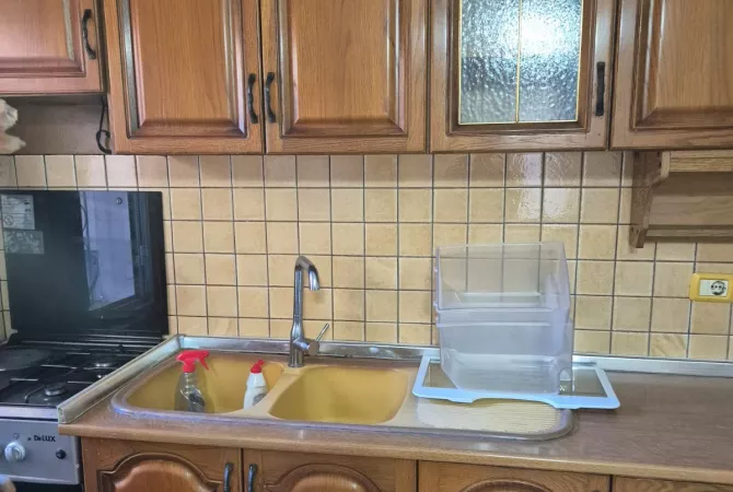 Shtepi me qera 1+1 ne Tirane - 45,000 Leke
