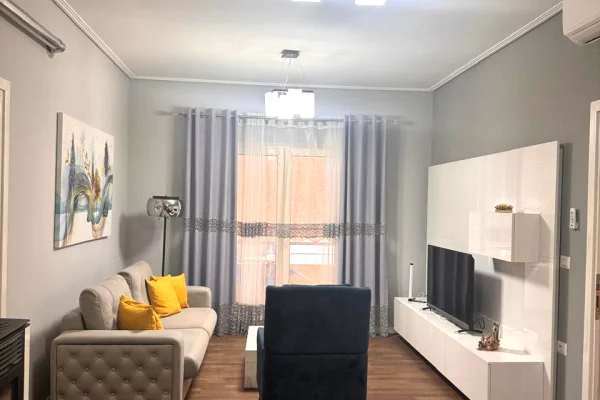 Shtepi me qera 2+1 ne Tirane - 55,000 Leke