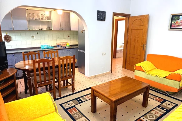 Shtepi me qera 2+1 ne Tirane - 55,000 Leke