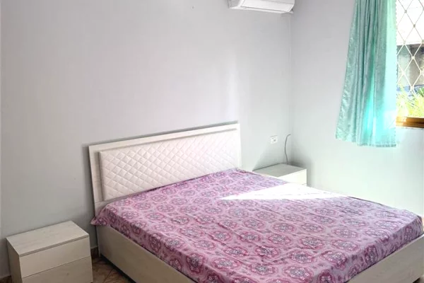 Shtepi me qera 2+1 ne Tirane - 55,000 Leke