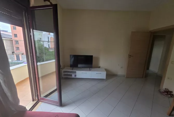 Shtepi me qera 1+1 ne Tirane - 450 Euro