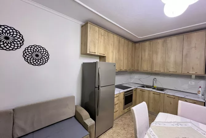 Shtepi me qera 2+1 ne Tirane - 65,000 Leke