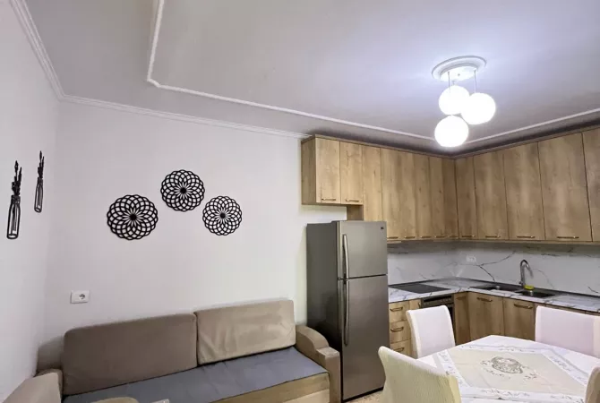 Shtepi me qera 2+1 ne Tirane - 65,000 Leke