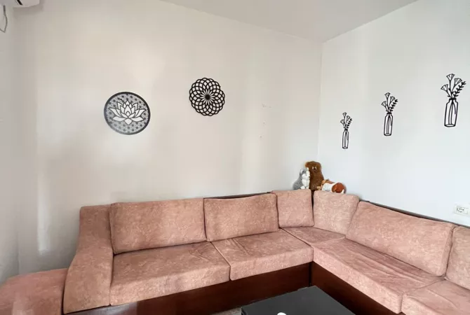Shtepi me qera 2+1 ne Tirane - 65,000 Leke