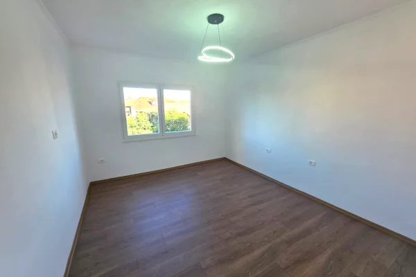 Shtepi ne shitje 2+1 ne Tirane - 149,000 Euro
