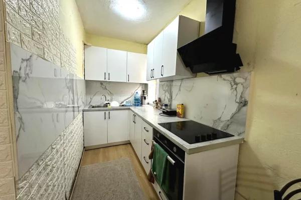 Shtepi ne shitje Apartament ne Tirane, 1+1, Mobilimi E mobiluar, Pagesa 105,000  Euro.