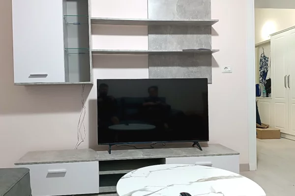 Shtepi me qera 1+1 ne Tirane - 50,000 Leke