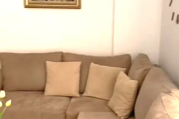 Shtepi me qera 2+1 ne Tirane - 60,000 Leke