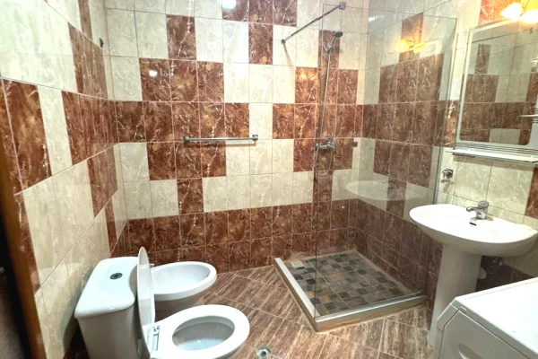 Appartamento in affitto a Tirana 2+1, Arredato