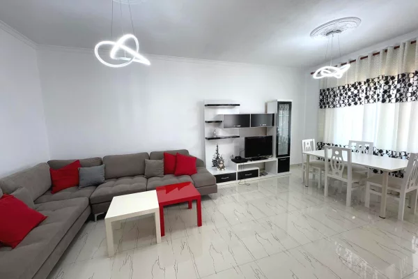 Shtepi me qera 2+1 ne Tirane - 55,000 Leke