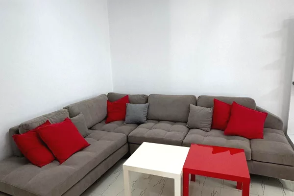 Shtepi me qera 2+1 ne Tirane - 55,000 Leke