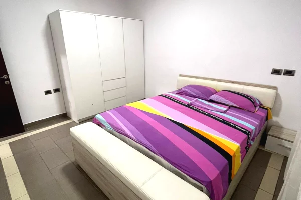 Shtepi me qera Apartament ne Tirane, 1+1, Mobilimi E mobiluar, Pagesa 55,000  Leke.