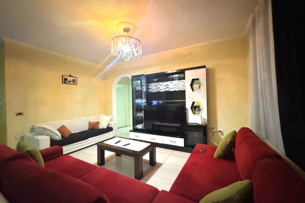 Shtepi me qera 2+1 ne Tirane - 55,000 Leke