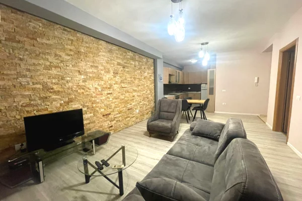 Appartamento in affitto a Tirana 2+1, Arredato