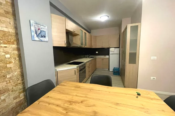 Appartamento in affitto a Tirana 2+1, Arredato