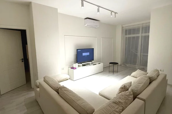 Shtepi me qera 2+1 ne Tirane - 600 Euro