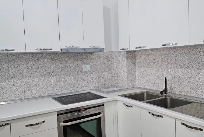 Shtepi me qera 1+1 ne Tirane - 40,000 Leke