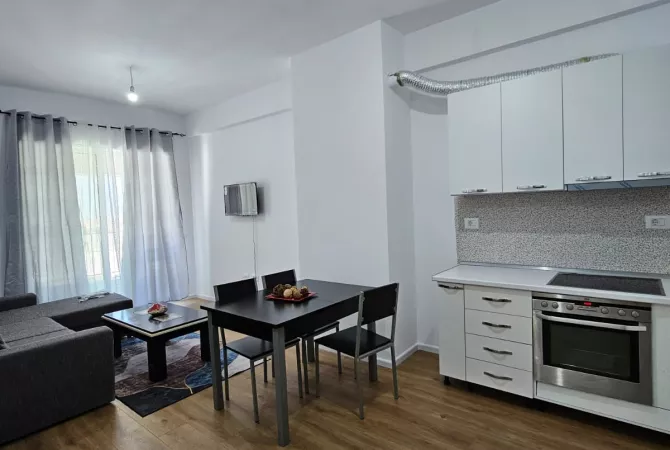 Shtepi me qera 1+1 ne Tirane - 40,000 Leke