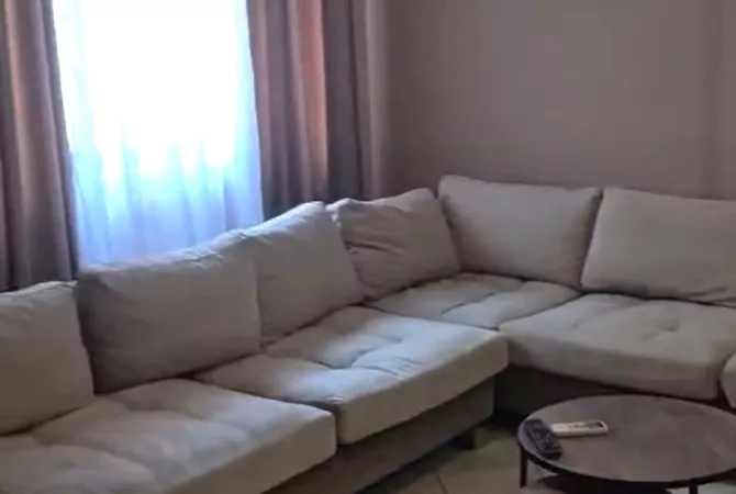 Shtepi me qera 2+1 ne Tirane - 65,000 Leke