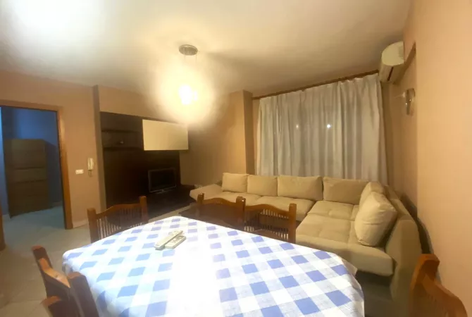 Shtepi me qera 2+1 ne Tirane - 65,000 Leke