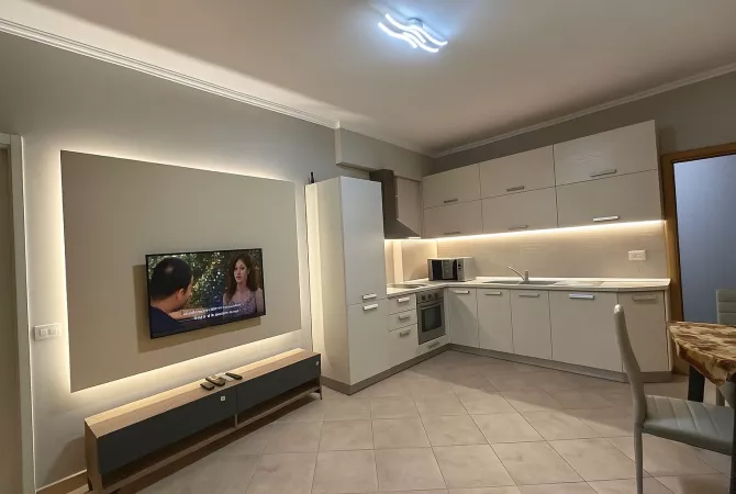 Shtepi me qera 2+1 ne Tirane - 65,000 Leke