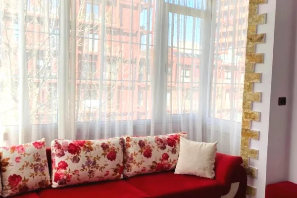 Shtepi me qera Apartament ne Tirane, 2+1, Mobilimi E mobiluar, Pagesa 600  Euro.