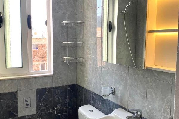 Shtepi me qera Apartament ne Tirane, 2+1, Mobilimi E mobiluar, Pagesa 600  Euro.