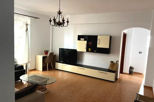 Shtepi me qera 1+1 ne Tirane - 50,000 Leke