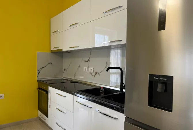 Shtepi me qera 2+1 ne Tirane - 60,000 Leke