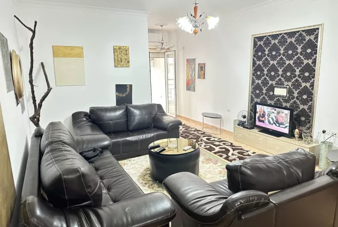 Shtepi me qera 2+1 ne Tirane - 70,000 Leke