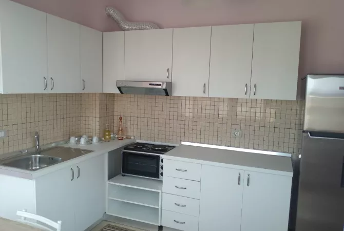 Shtepi me qera 1+1 ne Tirane - 52,000 Leke