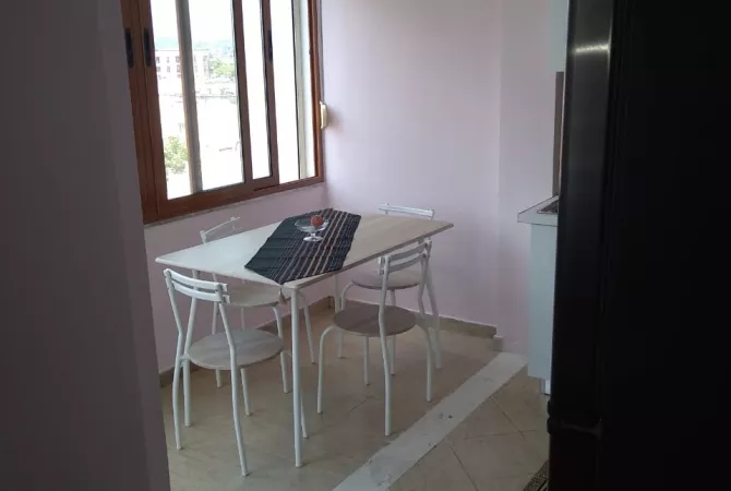 Shtepi me qera 1+1 ne Tirane - 52,000 Leke