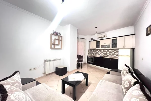 Appartamento in affitto a Tirana 1+1, Arredato