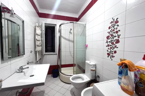 Appartamento in affitto a Tirana 1+1, Arredato