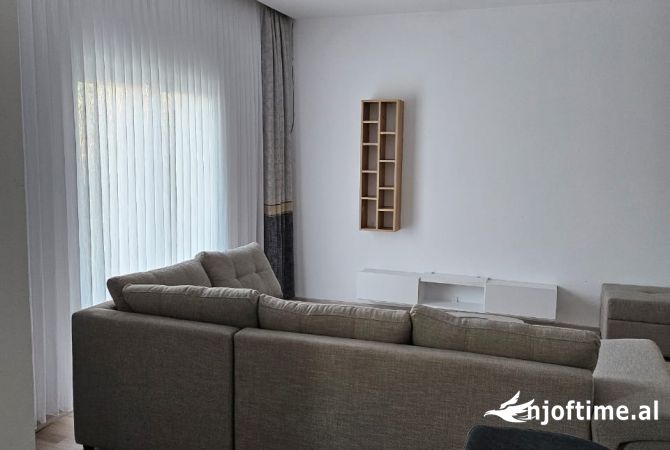 Shtepi me qera 3+1 ne Tirane - 70,000 Leke