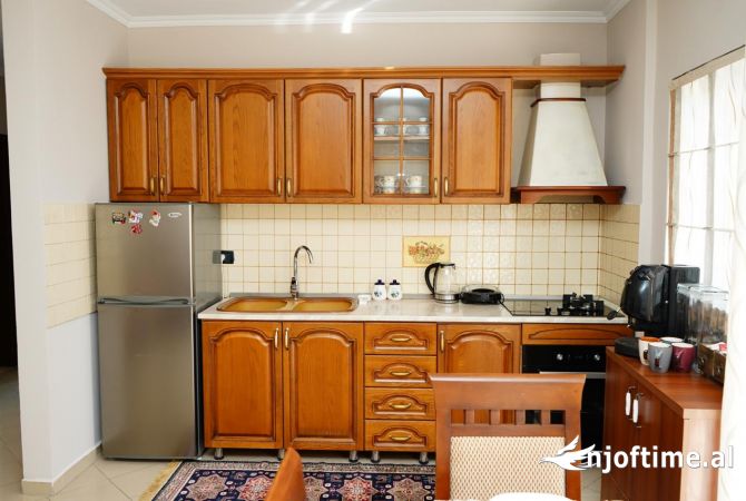 Shtepi me qera 2+1 ne Tirane - 70,000 Leke