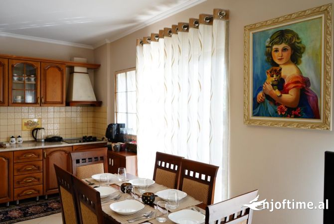 Shtepi me qera 2+1 ne Tirane - 70,000 Leke