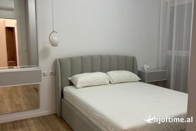 Shtepi me qera 2+1 ne Tirane - 80,000 Leke