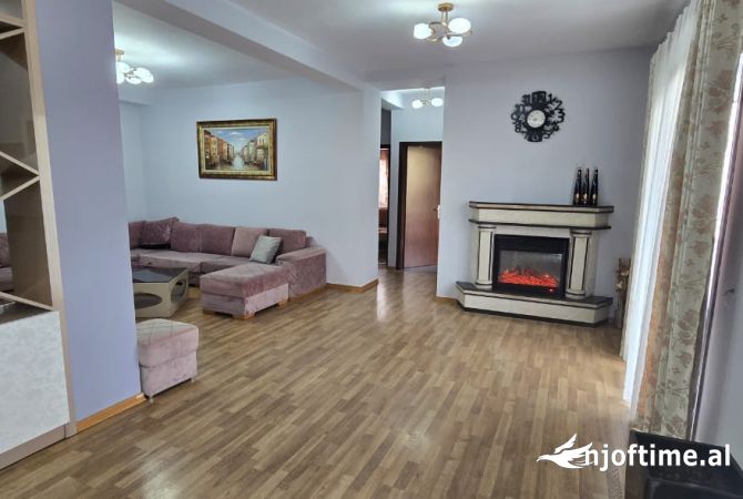 Shtepi me qera 3+1 ne Tirane - 1,350 Euro