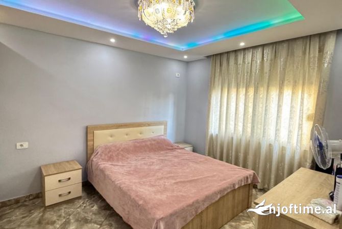 Shtepi ne shitje Apartament ne Tirane, 1+1, Mobilimi E mobiluar, Pagesa 125,000  Euro.