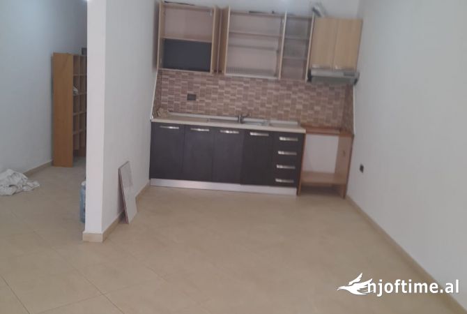 Shtepi me qera 3+1 ne Tirane - 40,000 Leke