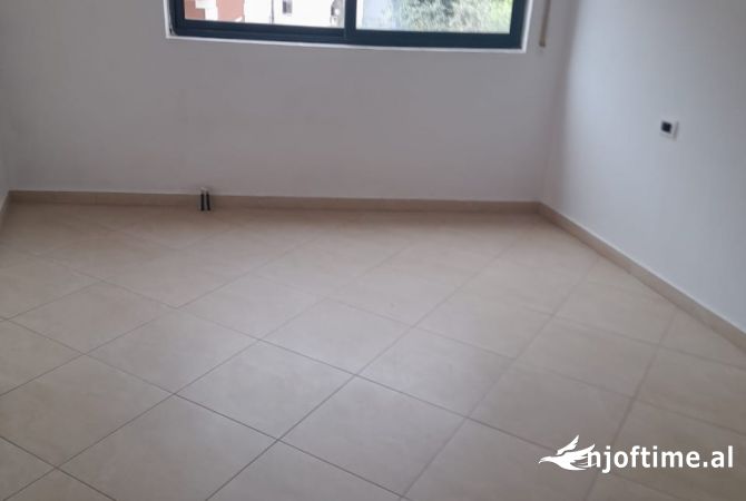 Shtepi me qera 3+1 ne Tirane - 40,000 Leke